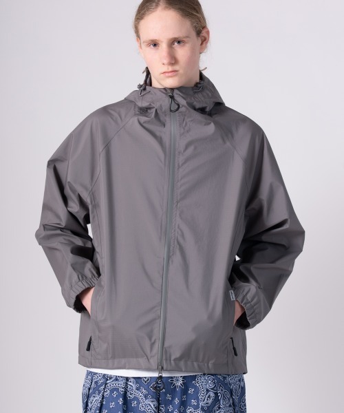 rehacer(レアセル)の「rehacer : Cloud Shell Jacket / クラウド シェル ジャケット(マウンテンパーカー・メンズ・ブラック/グレー・X-LARGE/MEDIUM/SMALL)」の11枚目の写真