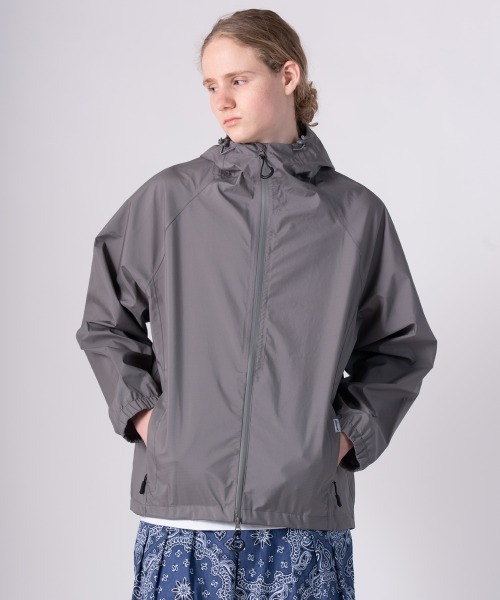 rehacer(レアセル)の「rehacer : Cloud Shell Jacket / クラウド シェル ジャケット(マウンテンパーカー・メンズ・ブラック/グレー・X-LARGE/MEDIUM/SMALL)」の3枚目の写真