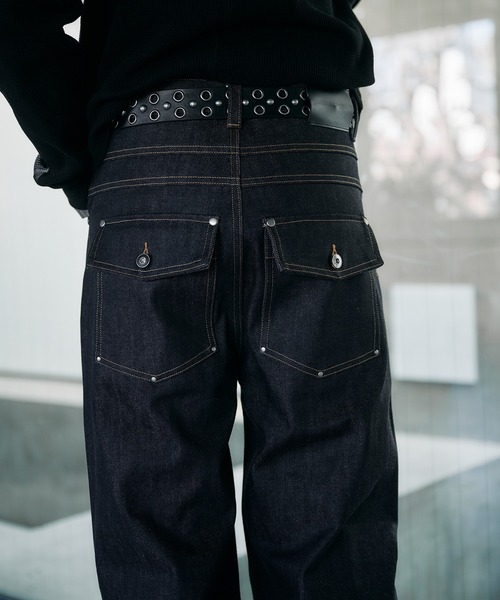 ANDER HUNK（アンダーハンク）の「14oz Selvege Wide Straight Denim / 14オンスセルビッジワイドストレートデニム（デニムパンツ・メンズ・ライトインディゴブルー/ブラック・MEDIUM/SMALL/LARGE）」の9枚目の写真