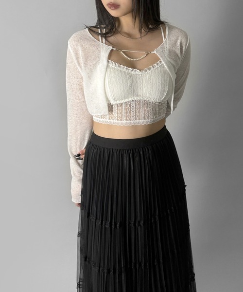 LVEU.（ラブユ.）の「【LVEU.】パールデザインクロップドカーディガン / トップス カーディガン カーデ  長袖 クロップド ショート シンプル パール ブラック ホワイト ライトブルー ZOZOTOWN限定（カーディガン/ボレロ・レディース・ホワイト/ライトブルー/ブラック・FREE）」の2枚目の写真