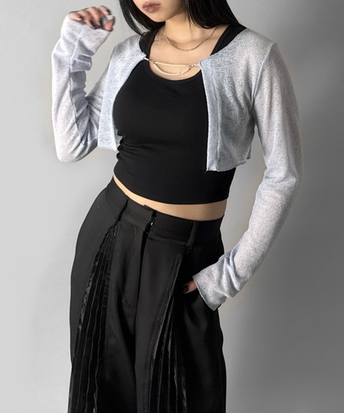 LVEU.（ラブユ.）の「【LVEU.】パールデザインクロップドカーディガン / トップス カーディガン カーデ  長袖 クロップド ショート シンプル パール ブラック ホワイト ライトブルー ZOZOTOWN限定（カーディガン/ボレロ・レディース・ホワイト/ライトブルー/ブラック・FREE）」の3枚目の写真