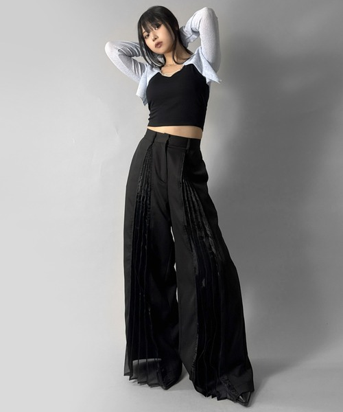 LVEU.（ラブユ.）の「【LVEU.】パールデザインクロップドカーディガン / トップス カーディガン カーデ  長袖 クロップド ショート シンプル パール ブラック ホワイト ライトブルー ZOZOTOWN限定（カーディガン/ボレロ・レディース・ホワイト/ライトブルー/ブラック・FREE）」の8枚目の写真