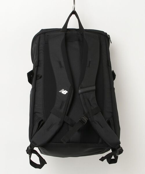 NEW BALANCE(ニューバランス)の「トップローディングバックパック30L(バックパック/リュック・メンズ・ブラック×ゴールド/ブラック×ホワイト・ONE SIZE)」の6枚目の写真