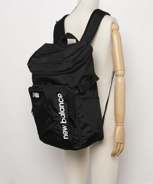 NEW BALANCE(ニューバランス)の「トップローディングバックパック30L(バックパック/リュック・メンズ・ブラック×ゴールド/ブラック×ホワイト・ONE SIZE)」の3枚目の写真
