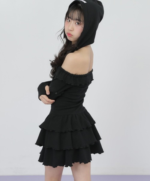 ANAP GiRL(アナップガール)の「袖2WAY 肩アキ ティアード ワンピース(ワンピース・キッズ・ブラック/ライトグレー・XS/S/M)」の6枚目の写真