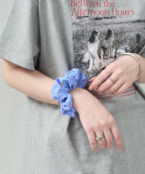 mystic（ミスティック）の「チャーム付きストライプシュシュ（シュシュ・レディース・オフホワイト/ブルー・ONE SIZE）」の9枚目の写真