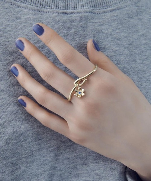 GOLDY(ゴールディ)の「【GOLDY】RING フラワーチャームインフィンティリング 5260308(リング・レディース・シルバー×ゴールド/ゴールド/シルバー・FREE)」の8枚目の写真