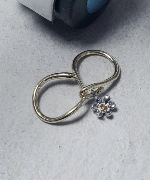 GOLDY(ゴールディ)の「【GOLDY】RING フラワーチャームインフィンティリング 5260308(リング・レディース・シルバー×ゴールド/ゴールド/シルバー・FREE)」の11枚目の写真