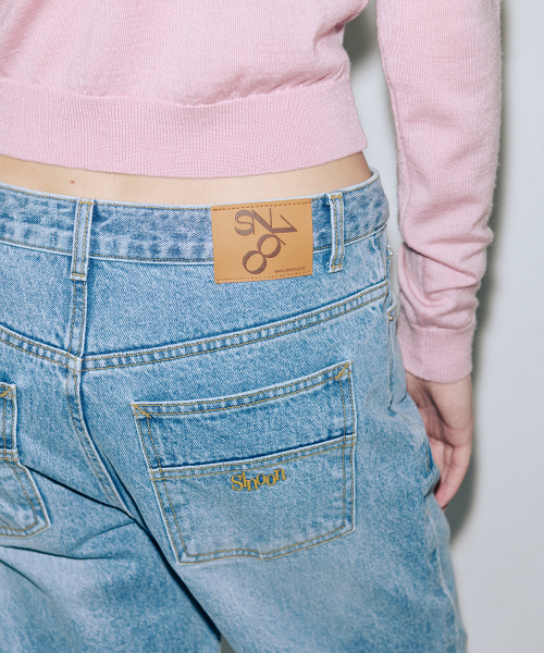 SINOON(シヌーン)の「Logo Embroidered Straight Denim (Blue)(デニムパンツ・レディース・ブルー・SMALL/MEDIUM)」の6枚目の写真
