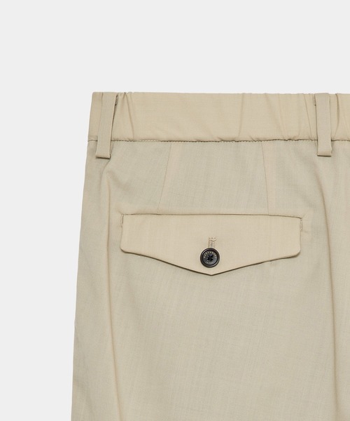 markaware（マーカウェア）の「TRIPLE PLEATED WIDE TROUSERS（スラックス・メンズ・ベージュ/ブラック・1/2）」の4枚目の写真