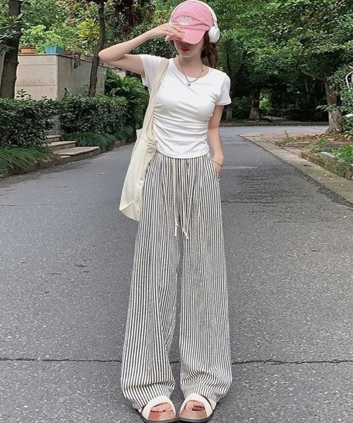 mielu(ミエル)の「ストライプワイドパンツ(その他パンツ・レディース・ベージュ/ブラック・MEDIUM/LARGE)」の9枚目の写真