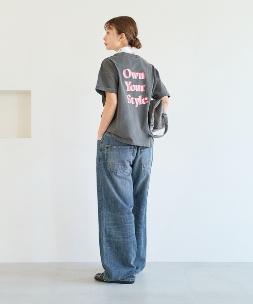 BAYFLOW（ベイフロー）の「[ヴィンテージ感のある風合い]ピグメントロゴ半袖Tシャツ（Tシャツ/カットソー・レディース・ブルー/オフホワイト/チャコール/ブラウン/ブラウン系/モーブ系・MEDIUM/SMALL）」の10枚目の写真