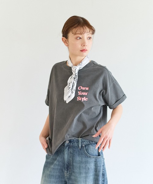 BAYFLOW（ベイフロー）の「[ヴィンテージ感のある風合い]ピグメントロゴ半袖Tシャツ（Tシャツ/カットソー・レディース・ブルー/オフホワイト/チャコール/ブラウン/ブラウン系/モーブ系・MEDIUM/SMALL）」の12枚目の写真