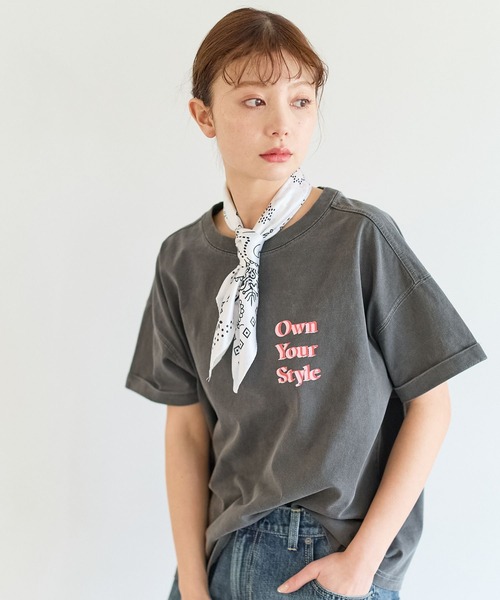 BAYFLOW（ベイフロー）の「[ヴィンテージ感のある風合い]ピグメントロゴ半袖Tシャツ（Tシャツ/カットソー・レディース・ブルー/オフホワイト/チャコール/ブラウン/ブラウン系/モーブ系・MEDIUM/SMALL）」の13枚目の写真