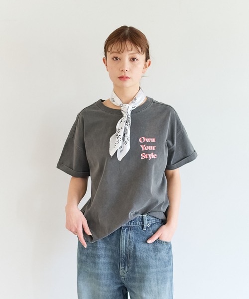 BAYFLOW（ベイフロー）の「[ヴィンテージ感のある風合い]ピグメントロゴ半袖Tシャツ（Tシャツ/カットソー・レディース・ブルー/オフホワイト/チャコール/ブラウン/ブラウン系/モーブ系・MEDIUM/SMALL）」の14枚目の写真