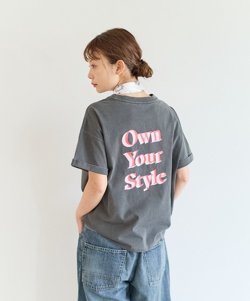 BAYFLOW（ベイフロー）の「[ヴィンテージ感のある風合い]ピグメントロゴ半袖Tシャツ（Tシャツ/カットソー・レディース・ブルー/オフホワイト/チャコール/ブラウン/ブラウン系/モーブ系・MEDIUM/SMALL）」の15枚目の写真