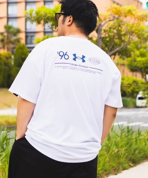 UNDER ARMOUR(アンダーアーマー)の「Tシャツ 半袖 HW COTTON GRAPHIC SS メンズ 大きいサイズ LOOSE ヘビーウエイト グラフィックロゴ クルーネック カットソー UNDER ARMOUR (アンダーアーマー)(Tシャツ/カットソー・メンズ・ホワイト/ブラック・3XL/4XL/5XL)」の2枚目の写真
