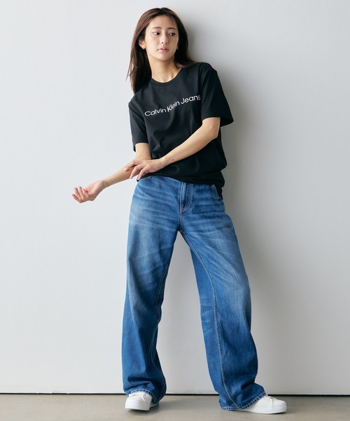 Calvin Klein(カルバン・クライン)の「【ユニセックス】ロゴショートスリーブTシャツ(Tシャツ/カットソー・メンズ・ホワイト/ブルー/ブラック・XL/S/M/L)」の19枚目の写真