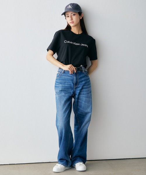 Calvin Klein(カルバン・クライン)の「【ユニセックス】ロゴショートスリーブTシャツ(Tシャツ/カットソー・メンズ・ホワイト/ブルー/ブラック・XL/S/M/L)」の21枚目の写真