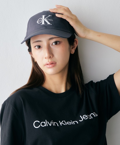 Calvin Klein(カルバン・クライン)の「【ユニセックス】ロゴショートスリーブTシャツ(Tシャツ/カットソー・メンズ・ホワイト/ブルー/ブラック・XL/S/M/L)」の22枚目の写真