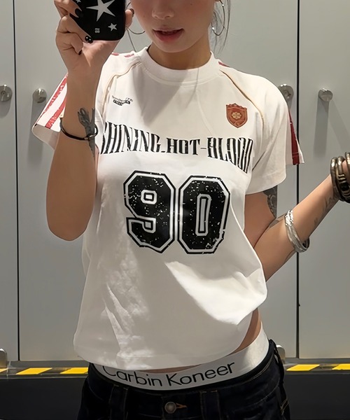 2026 Униформ‑лайк принт T‑shirt — кроуп/полувер, полурукав