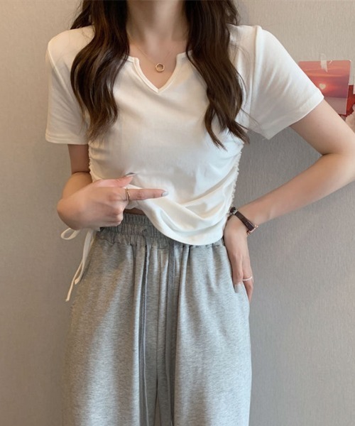 SallyLunn(サリーラン)の「サイドシャーリングキーネックTシャツ(Tシャツ/カットソー・レディース・ピンク/ホワイト/ブラック・LARGE/MEDIUM)」の12枚目の写真