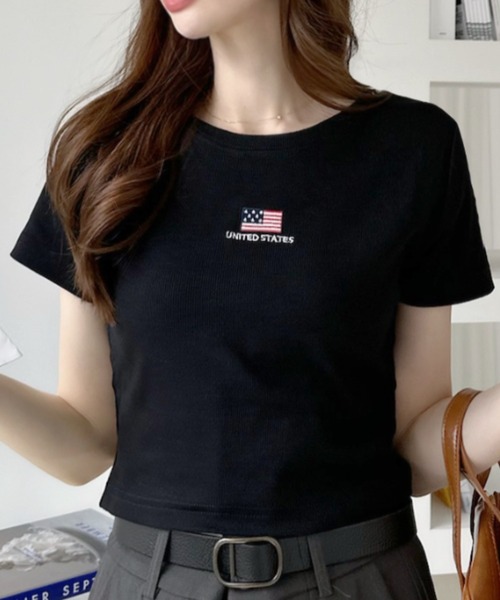 Ada.(エイダ)の「国旗刺繍 半袖 クロップド Tシャツ(Tシャツ/カットソー・レディース・ブラック/オフホワイト/グレー/ネイビー・FREE)」の2枚目の写真