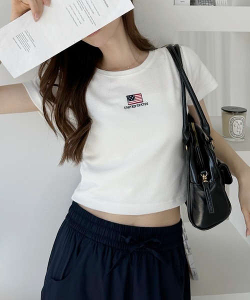 Ada.(エイダ)の「国旗刺繍 半袖 クロップド Tシャツ(Tシャツ/カットソー・レディース・ブラック/オフホワイト/グレー/ネイビー・FREE)」の5枚目の写真