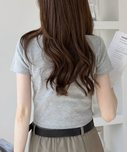 Ada.(エイダ)の「国旗刺繍 半袖 クロップド Tシャツ(Tシャツ/カットソー・レディース・ブラック/オフホワイト/グレー/ネイビー・FREE)」の7枚目の写真