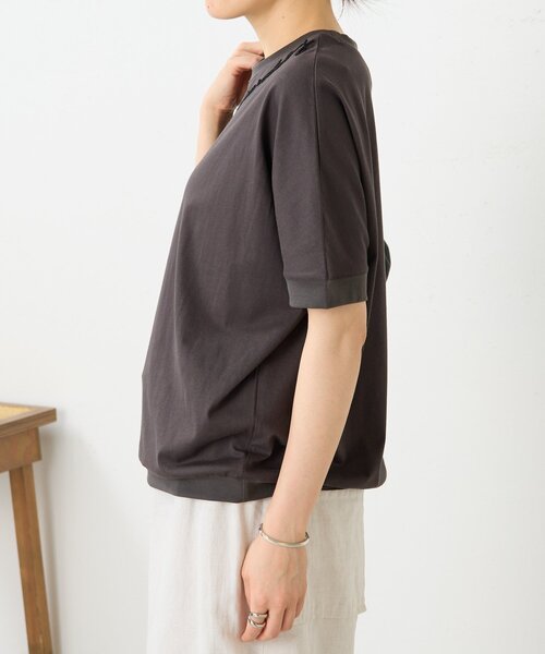 BEARDSLEY(ビアズリー)の「エンブロイダリーTシャツ(Tシャツ/カットソー・レディース・ダークグレー・FREE)」の19枚目の写真