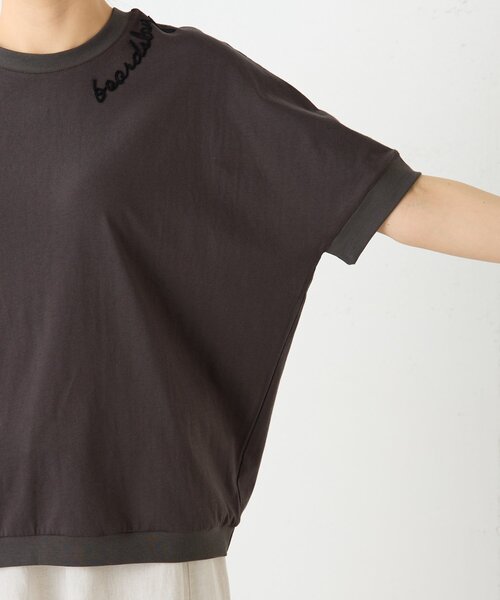 BEARDSLEY(ビアズリー)の「エンブロイダリーTシャツ(Tシャツ/カットソー・レディース・ダークグレー・FREE)」の2枚目の写真