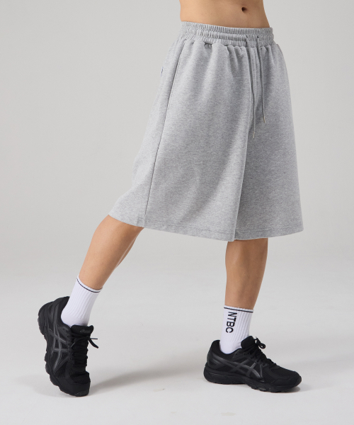 NTBC(エヌティービーシー)の「ヘビーコットンワイドフィットバミューダパンツ_2COLOR(その他パンツ・レディース・ブラック/ライトグレー・MEDIUM/LARGE/X-LARGE)」の4枚目の写真