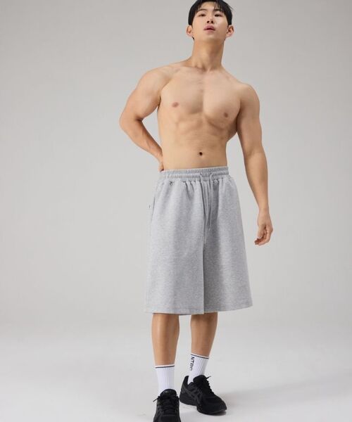 NTBC(エヌティービーシー)の「ヘビーコットンワイドフィットバミューダパンツ_2COLOR(その他パンツ・レディース・ブラック/ライトグレー・MEDIUM/LARGE/X-LARGE)」の13枚目の写真