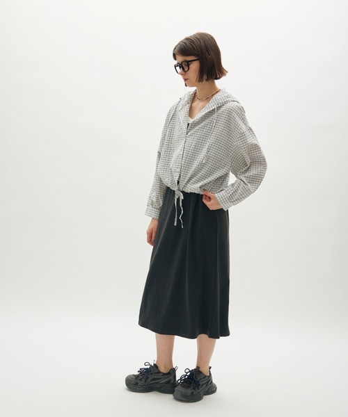 full/fill.(フルフィル)の「check hoodie short blouse / チェックフーディーショートブラウス(シャツ/ブラウス・レディース・ブラック/ホワイト・FREE)」の11枚目の写真