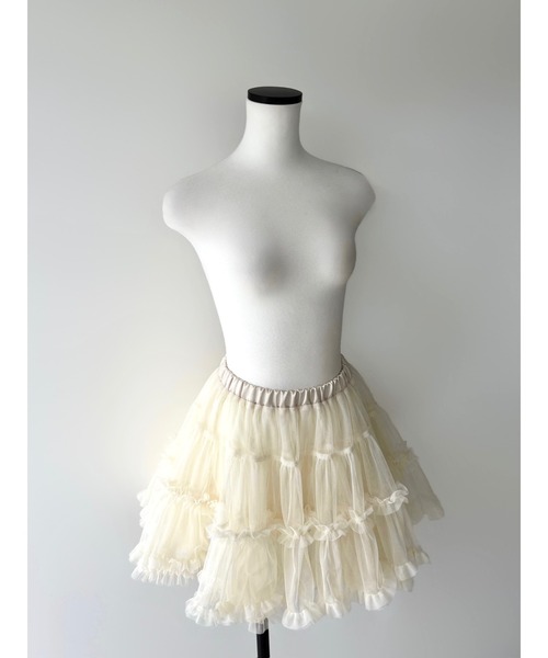 AMOMMA(アモマ)の「AUDREY TIERED TULLE SKIRT(スカート・レディース・アイボリー/ブラック・FREE)」の14枚目の写真