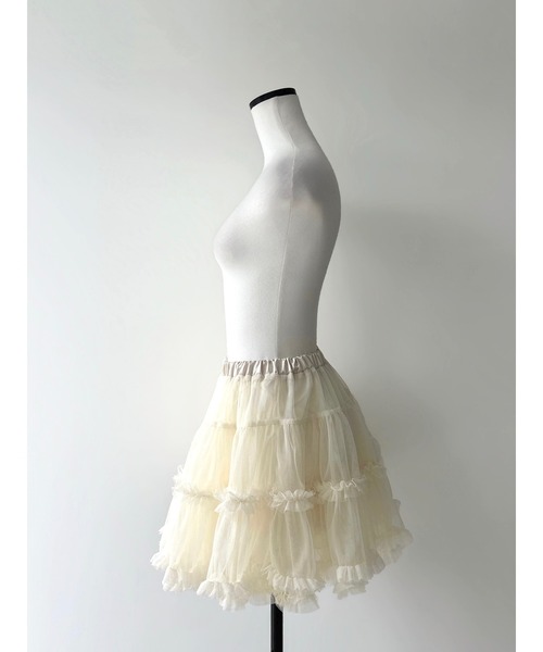 AMOMMA(アモマ)の「AUDREY TIERED TULLE SKIRT(スカート・レディース・アイボリー/ブラック・FREE)」の15枚目の写真