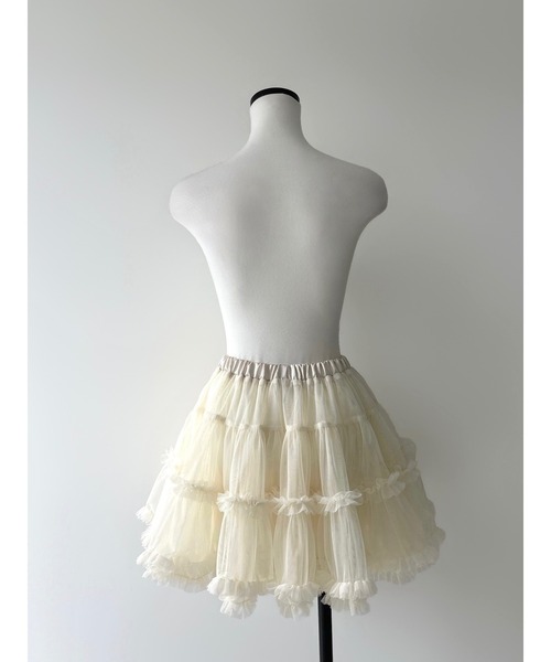 AMOMMA(アモマ)の「AUDREY TIERED TULLE SKIRT(スカート・レディース・アイボリー/ブラック・FREE)」の16枚目の写真