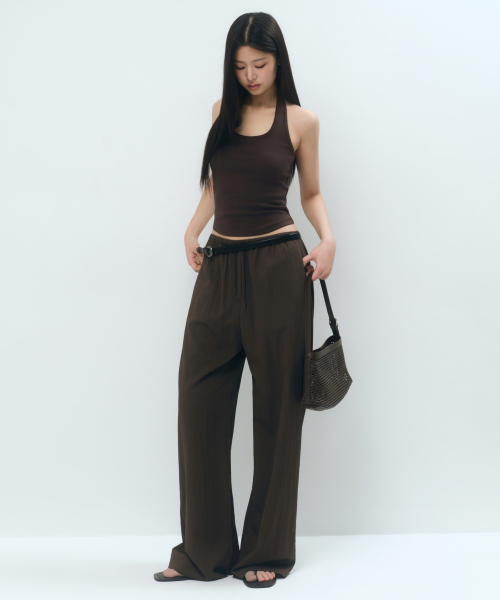 MUSINSA STANDARD WOMAN（ムシンサスタンダードウーマン）の「ウィメンズ RN ワイドバンディングパンツ [ダークブラウン]（その他パンツ・レディース・その他・X-SMALL/SMALL/MEDIUM/LARGE）」の3枚目の写真