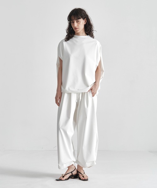 COGTHEBIGSMOKE(コグザビッグスモーク)の「【COGTHEBIGSMOKE/コグザビッグスモーク】NIRVANA TUCKED HEM TROUSERS/タックギャザーボリュームパンツ(その他パンツ・レディース・ホワイト/ブラック・1)」の14枚目の写真