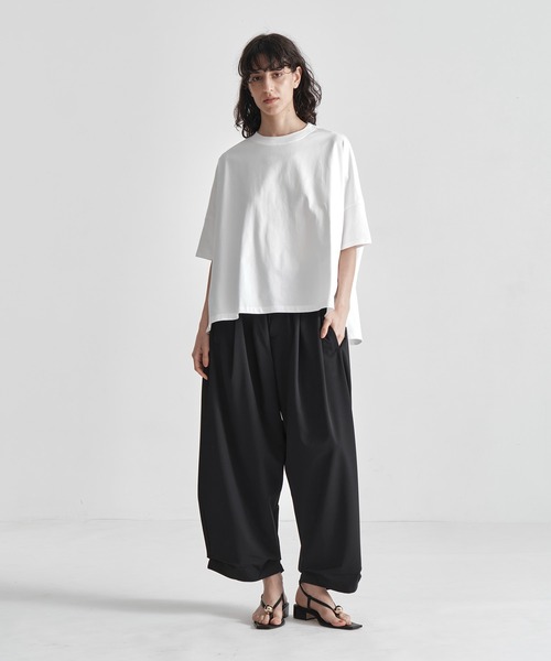 COGTHEBIGSMOKE(コグザビッグスモーク)の「【COGTHEBIGSMOKE/コグザビッグスモーク】NIRVANA TUCKED HEM TROUSERS/タックギャザーボリュームパンツ(その他パンツ・レディース・ホワイト/ブラック・1)」の11枚目の写真
