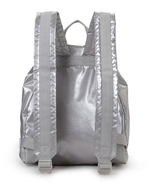LeSportsac(レスポートサック)の「SMALL VOYAGER MH シルバーシャインスナイデル(バックパック/リュック・レディース・シルバー・FREE)」の10枚目の写真
