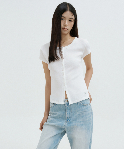 LUCIR ZU（ルシールズ）の「Henley Button-Up Sleeve Top (ivory)（Tシャツ/カットソー・レディース・その他・FREE）」の2枚目の写真