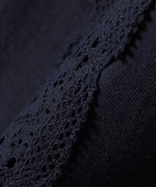 SHIPS(シップス)の「【SHIPS別注】assiette: 〈手洗い可能〉レース コンビ フレンチ スリーブ(Tシャツ/カットソー・レディース・ネイビー/オフホワイト・ONE SIZE)」の8枚目の写真