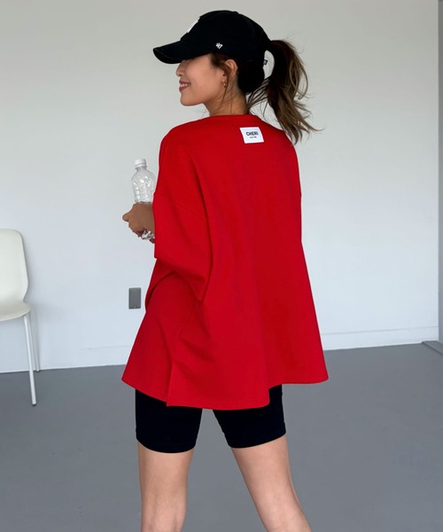 CHERI since1985(シェリ)の「オーバーサイズデイリーハグtee(Tシャツ/カットソー・レディース・レッド/ホワイト/ブラック・FREE)」の3枚目の写真