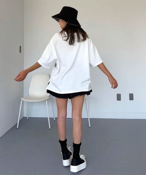 CHERI since1985(シェリ)の「オーバーサイズデイリーハグtee(Tシャツ/カットソー・レディース・レッド/ホワイト/ブラック・FREE)」の4枚目の写真