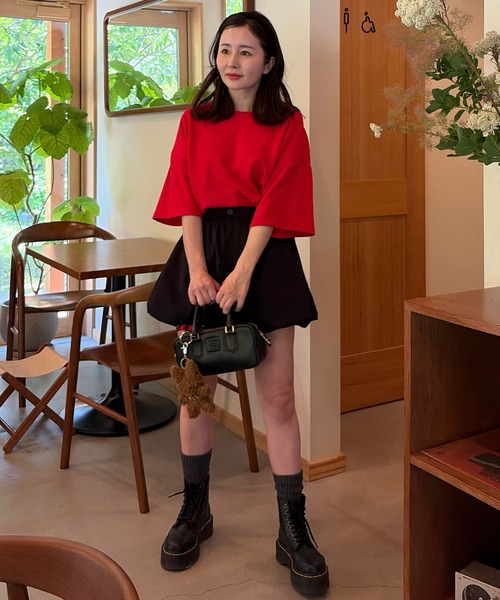 CHERI since1985(シェリ)の「オーバーサイズデイリーハグtee(Tシャツ/カットソー・レディース・レッド/ホワイト/ブラック・FREE)」の5枚目の写真