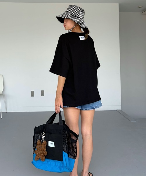 CHERI since1985(シェリ)の「オーバーサイズデイリーハグtee(Tシャツ/カットソー・レディース・レッド/ホワイト/ブラック・FREE)」の17枚目の写真