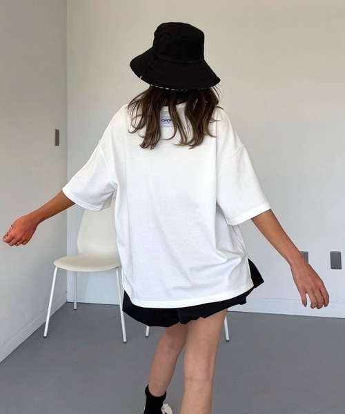 CHERI since1985(シェリ)の「オーバーサイズデイリーハグtee(Tシャツ/カットソー・レディース・レッド/ホワイト/ブラック・FREE)」の22枚目の写真