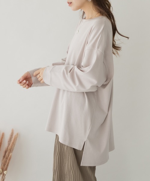 MARAI(マーライ)の「ドルマンスリーブテールカットロングカットソー(Tシャツ/カットソー・レディース・ブラック/グレイッシュベージュ/オフホワイト/ピンクベージュ・フリー)」の18枚目の写真