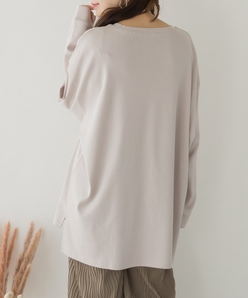 MARAI(マーライ)の「ドルマンスリーブテールカットロングカットソー(Tシャツ/カットソー・レディース・ブラック/グレイッシュベージュ/オフホワイト/ピンクベージュ・フリー)」の17枚目の写真